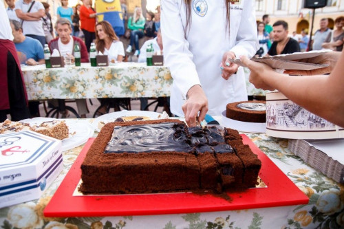 Odesa «Fountain» Cake