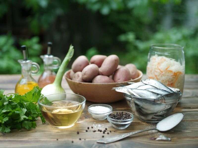 Danube herring with warm «Americanka» potatoes