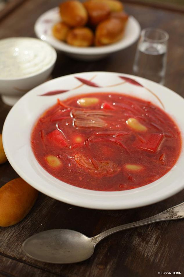 Красный борщ с семейными нюансами